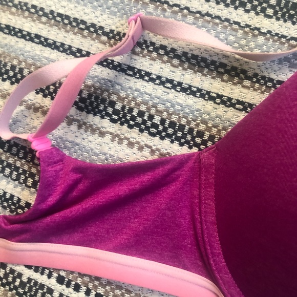 Victoria’s Secret 32D bra in Perfect Shape Design plus an extra bralette - Picture 5 of 11